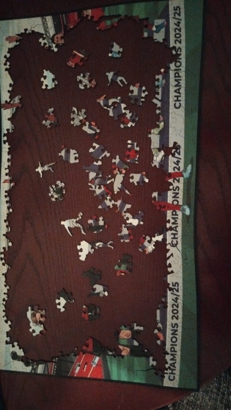 Customer photo review of Liverpool FC® Premier League Champions 24/25 - Wooden Puzzle