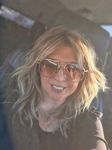 Customer photo review of PRETTY POMP - Almond Latte