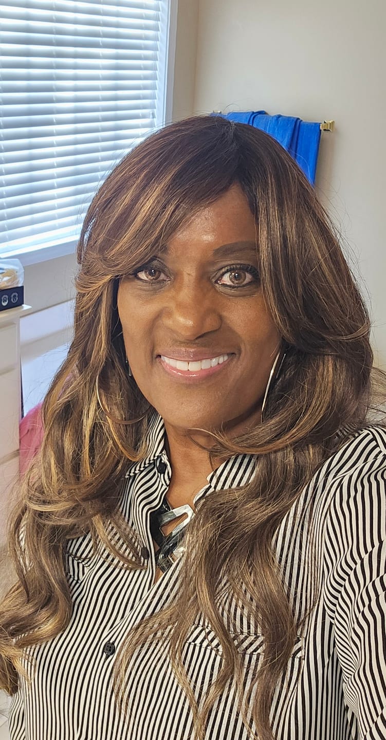 Customer photo review of Freetress Equal Lite Full Wig - 013 - Curtain Bang