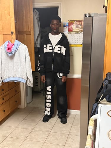 Customer photo review of VISIONZ SWEATS