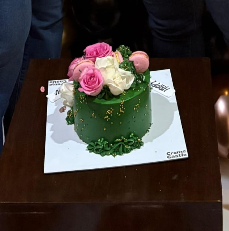 Customer photo review of Custom Floral Cake Online