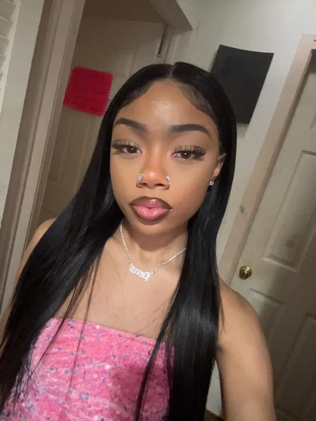 Customer photo review of More Face 13x6 HD Straight Lace Frontal Wigs Pre Bleached Knots Human Hair Wigs With Elastic Drawstring