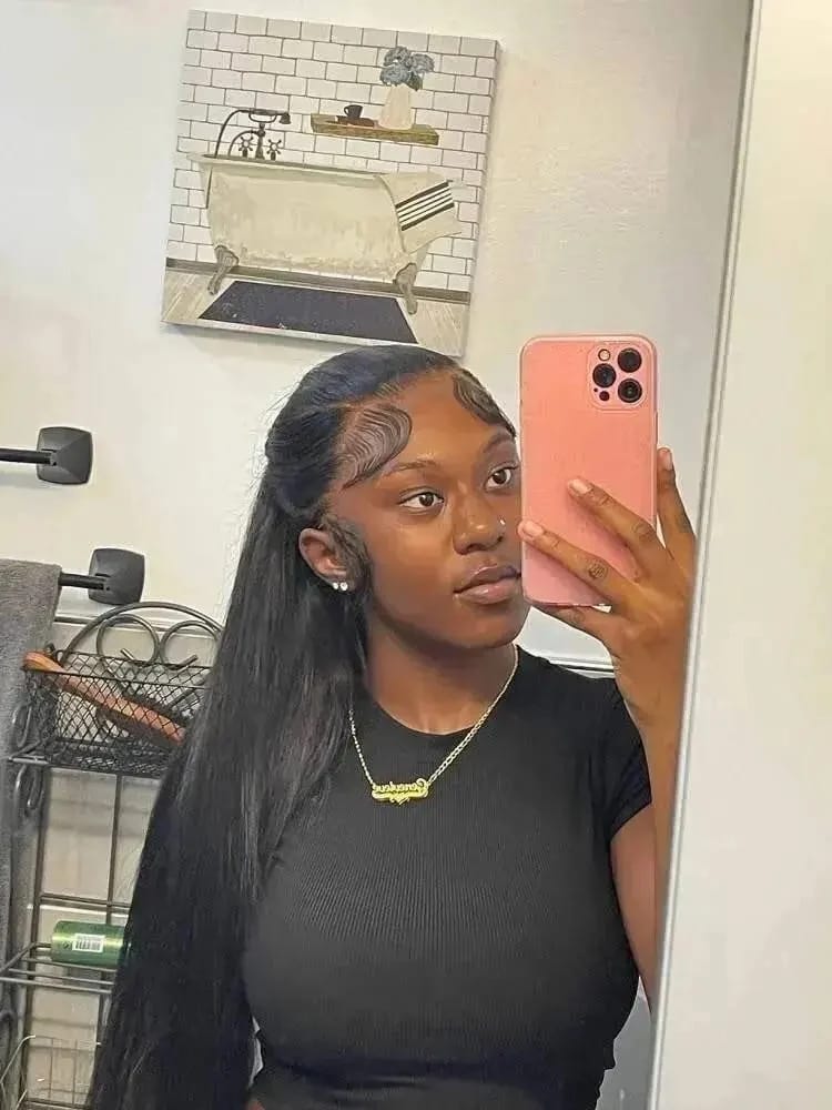 Customer photo review of More Face 13x6 HD Straight Lace Frontal Wigs Pre Bleached Knots Human Hair Wigs With Elastic Drawstring