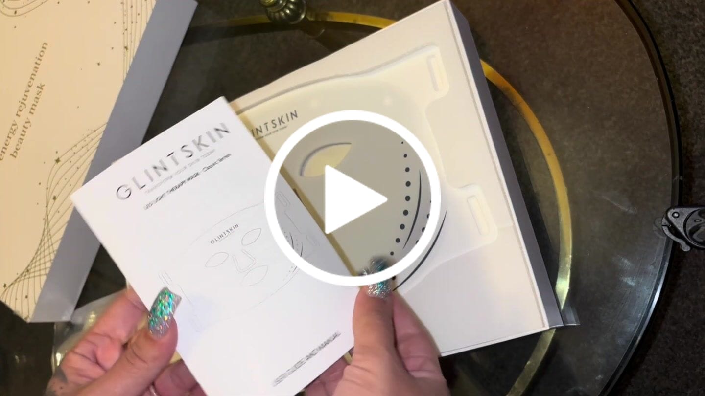 Customer video review of LED Light Therapy Face Mask –Classic Series