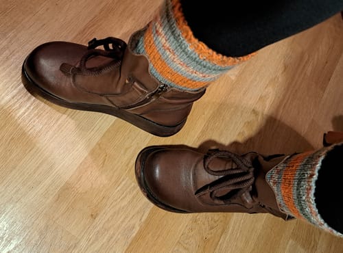 Customer photo review of Women Vintage Winter Leather Spliced Platform Boots