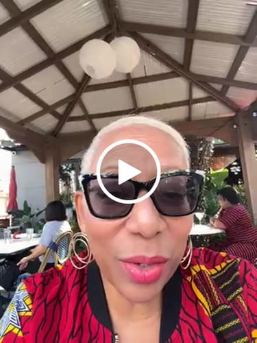 Customer video review of HAWA AFRICAN PRINT TAILORED SUIT SET [MULTICOLOR]