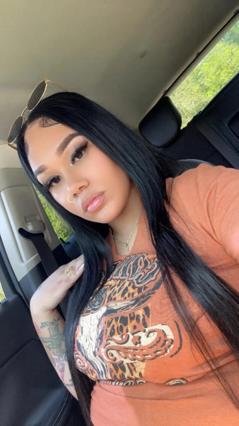 Customer photo review of More Face 13x6 HD Straight Lace Frontal Wigs Pre Bleached Knots Human Hair Wigs With Elastic Drawstring