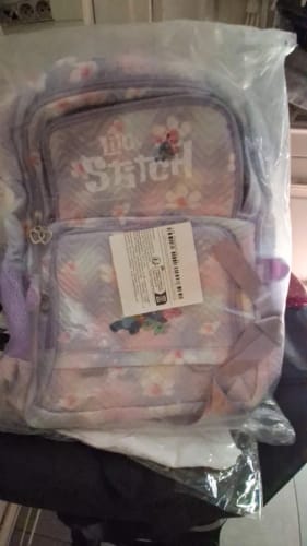 Customer photo review of Mochila Escolar Lilo e Stitch