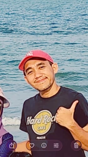 Customer photo review of 9FORTY MLB New York Yankees Packable Red Adjustable