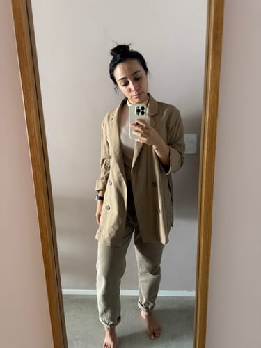 Renata M. review of Calça Jeans Slouchy Cacau Marrom Claro image 1 out of 2