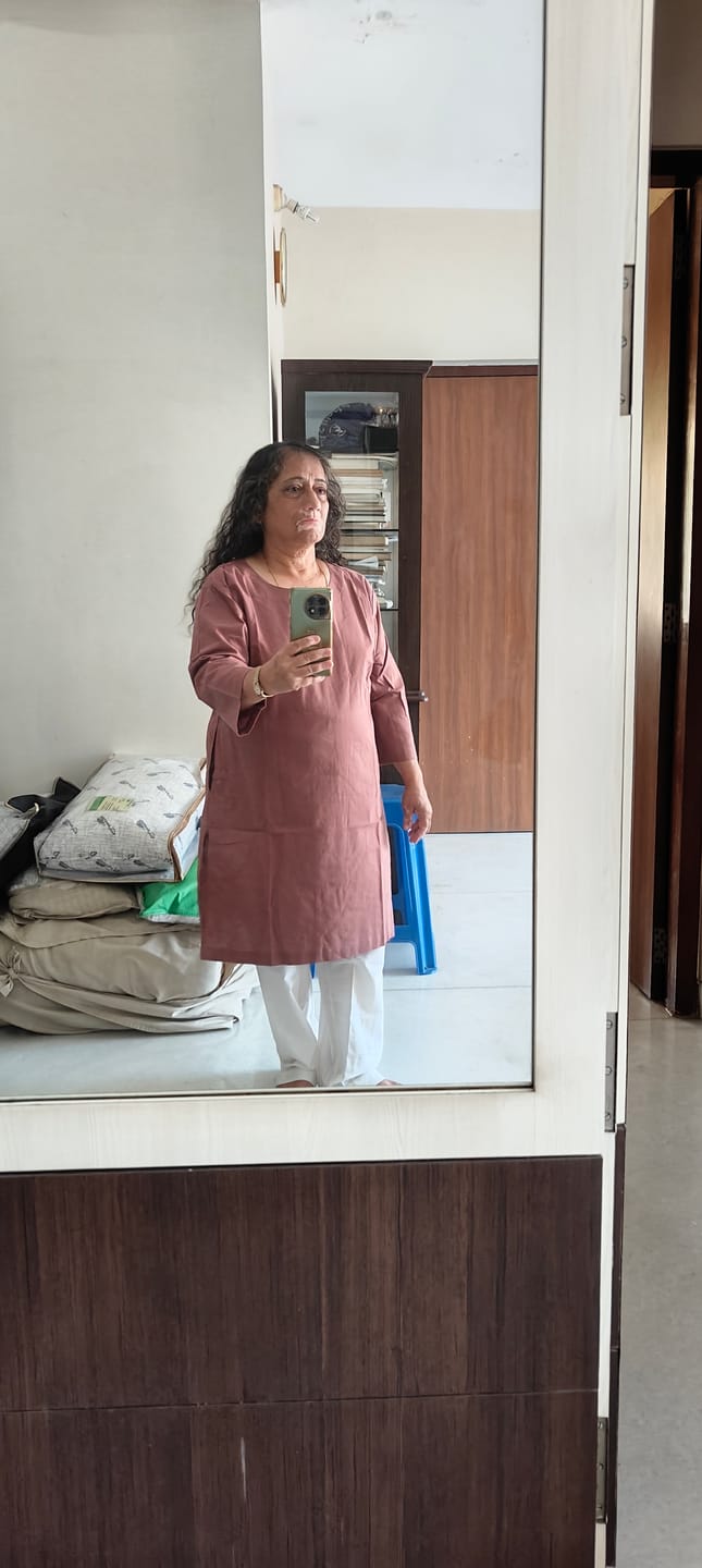 Customer photo review of Women Rose Taupe Airy Linen Mid Thigh Length Kurta