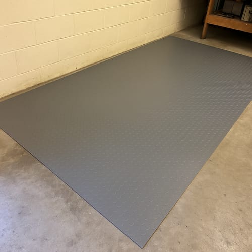 Customer photo review of PVC Flooring Roll – Non-Slip Coin Pattern, Waterproof Mat for Garages, Gyms, Workshops & Industrial Use – Easy to Cut & Install