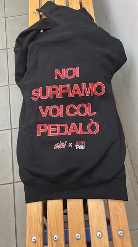 Alessio L. review of Hoodie NOI SURFIAMO VOI COL PEDALÒ image 1 out of 1