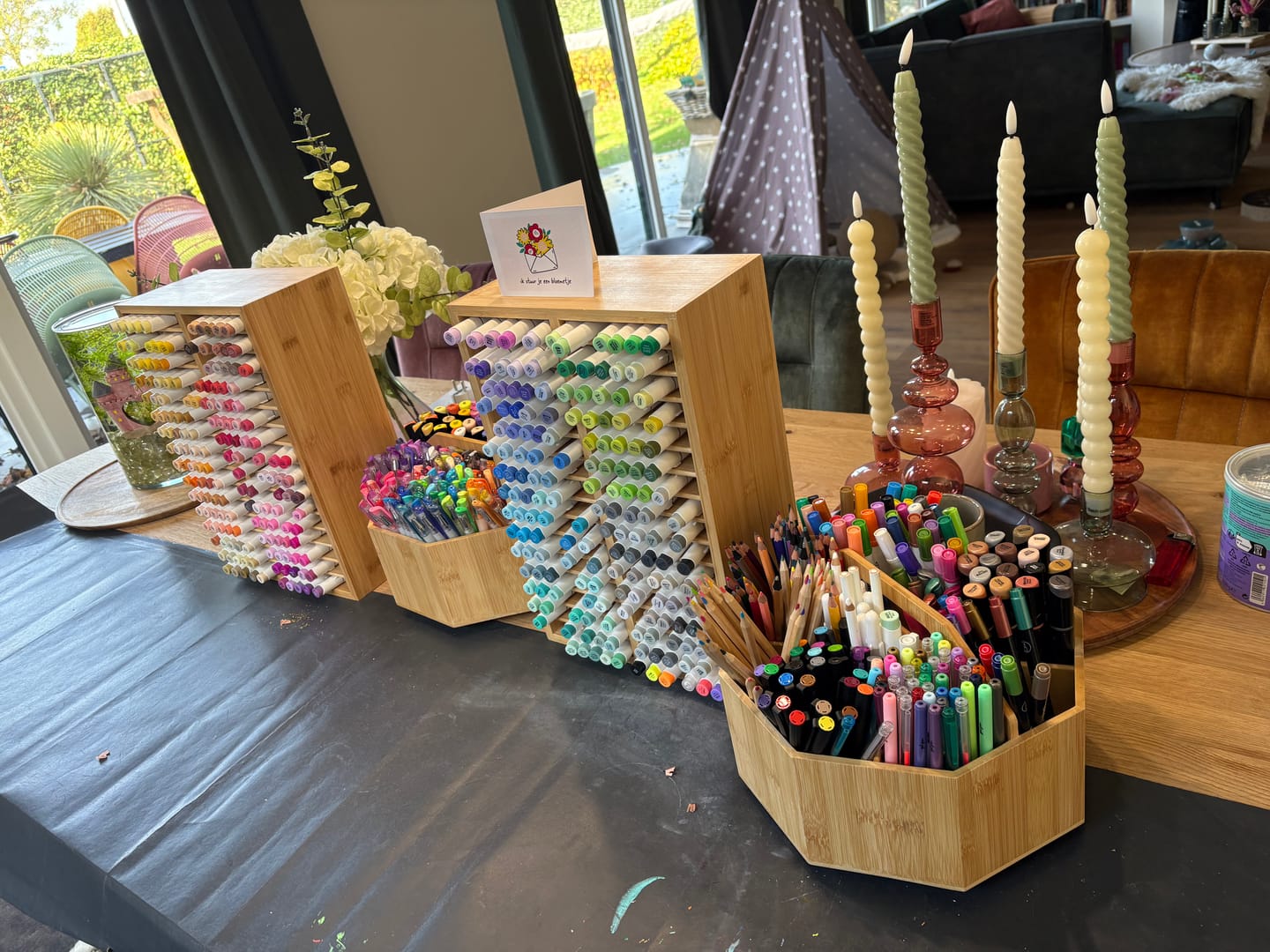 Customer photo review of Ohuhu 360° Bamboo Rotating Marker Organizer