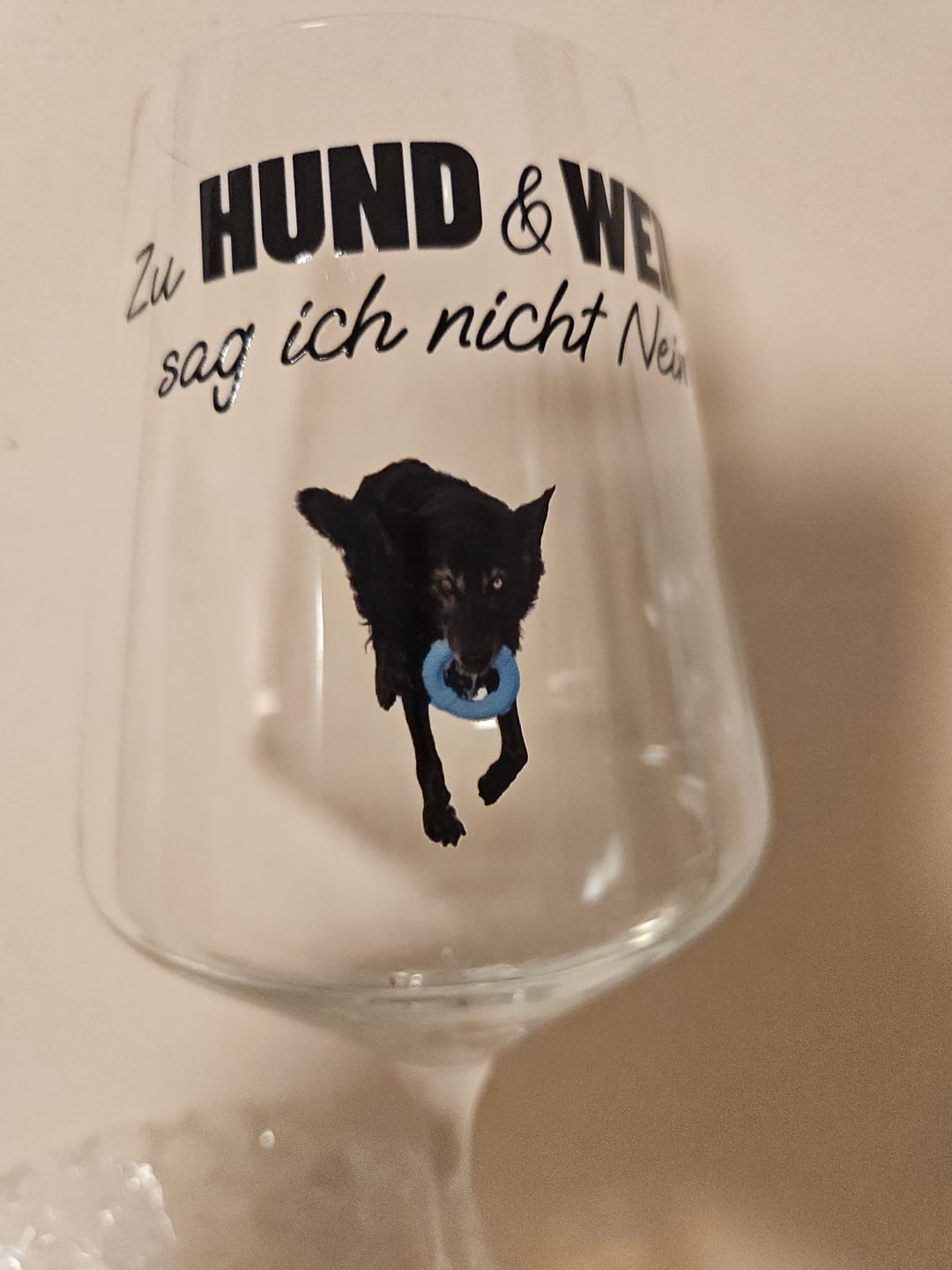 Customer photo review of Zu Hund und Wein sag ich nicht nein - Individuelles Weinglas