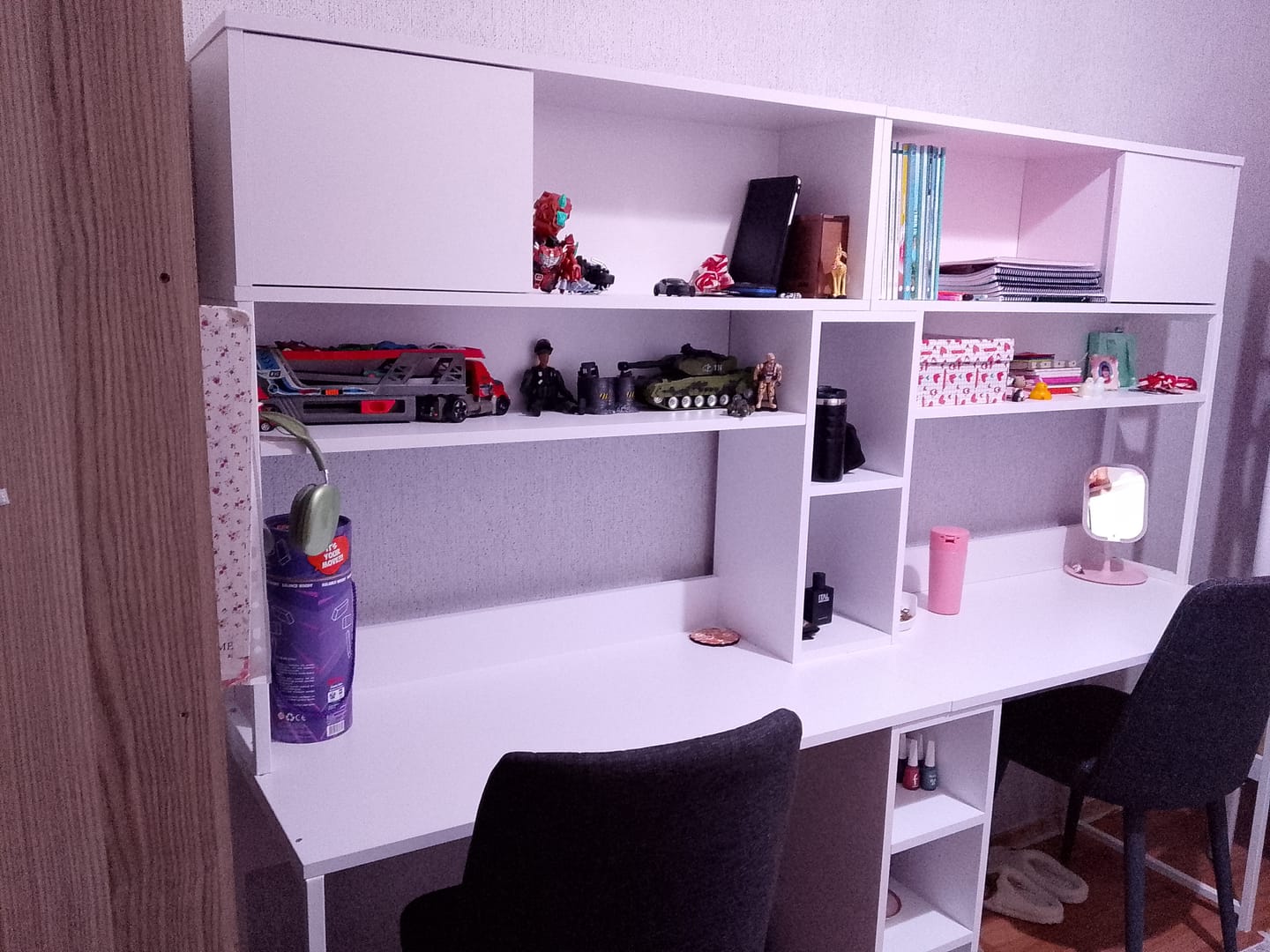 Customer photo review of Rani HA129 İki Kişilik Çok Raflı 2 Kapaklı Çalışma Ofis Bilgisayar Masası Beyaz