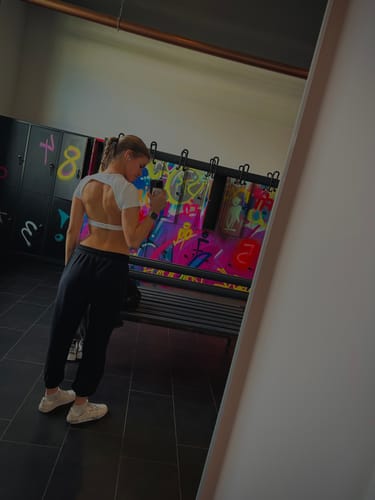 Customer photo review of DAVOMI Open Back T-Shirt - Cream White