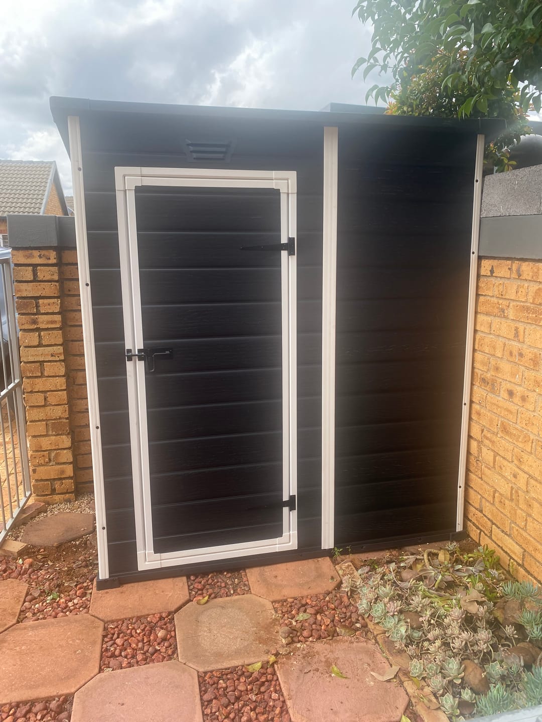 Customer photo review of Manor Pent Essential 6x4ft Shed