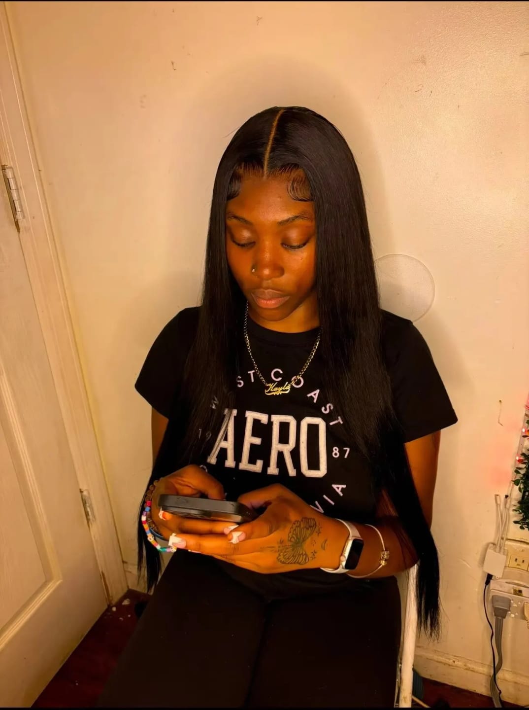 Customer photo review of More Face 13x6 HD Straight Lace Frontal Wigs Pre Bleached Knots Human Hair Wigs With Elastic Drawstring