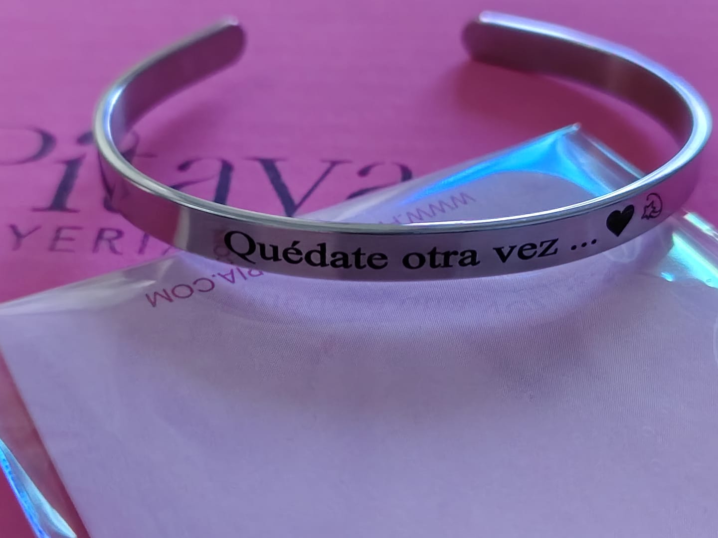 Customer photo review of Brazalete Rígido Personalizado