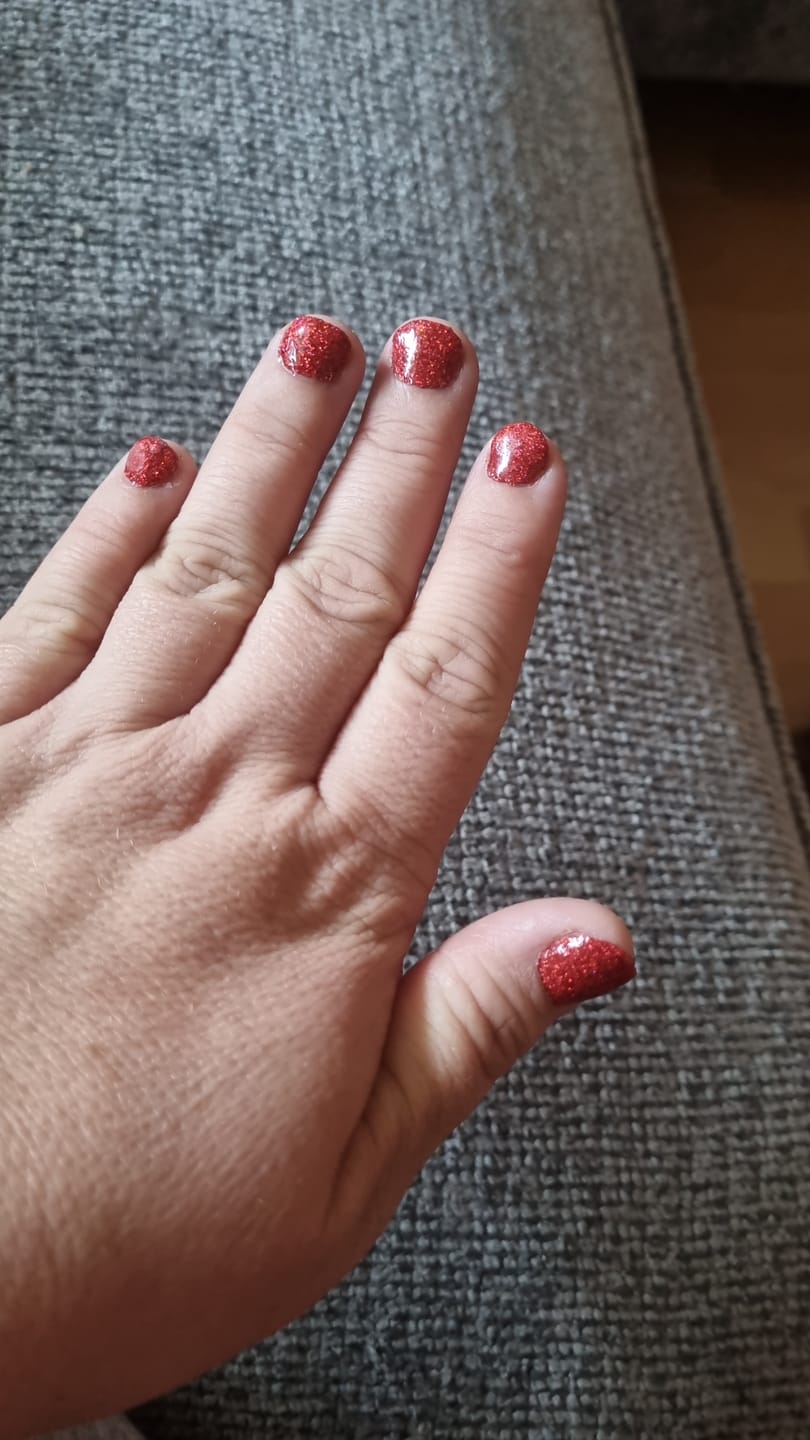 Customer photo review of Ruby Glitter Dipping Powder