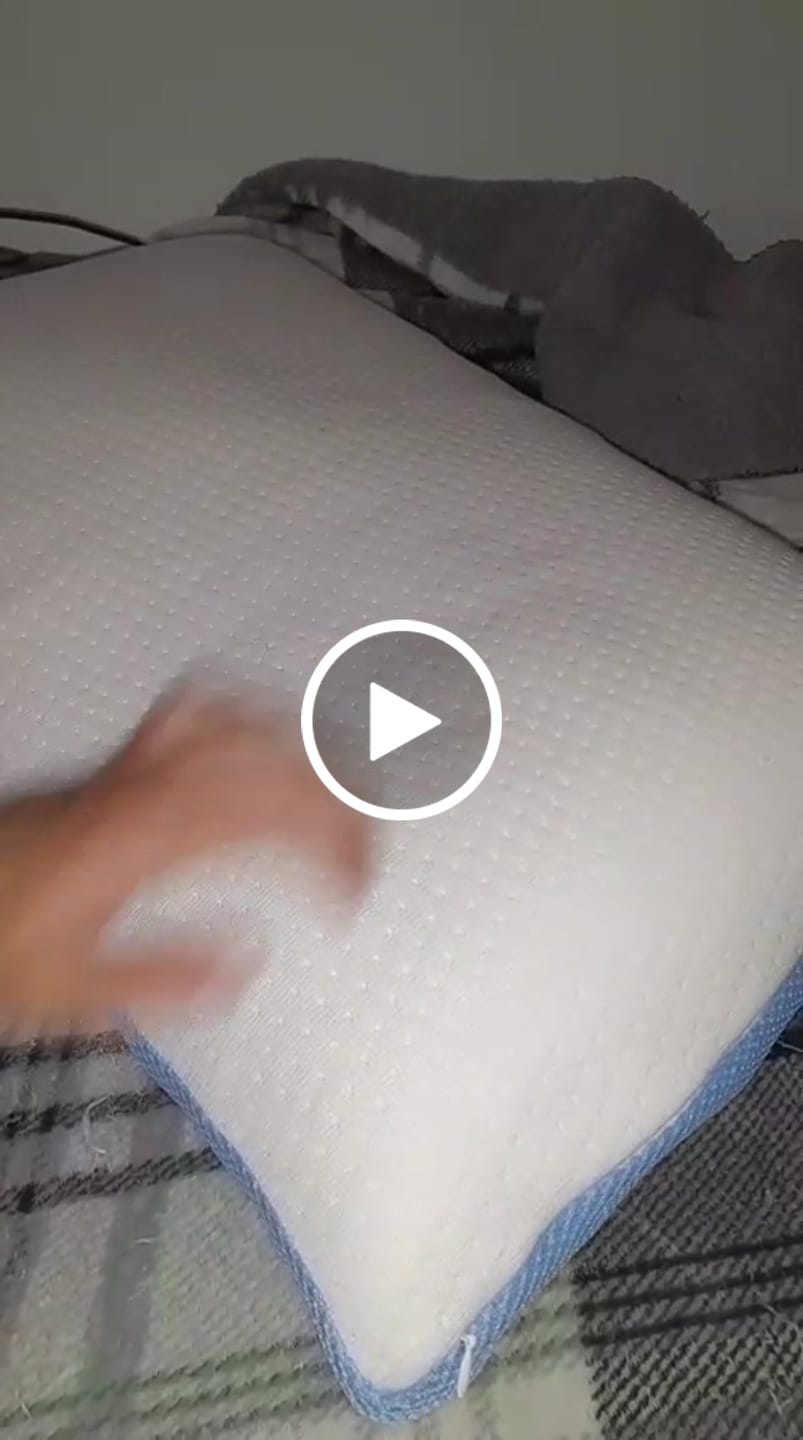 Customer video review of Almofada Alta que Adapta Posição de Sono | M-Cloud
