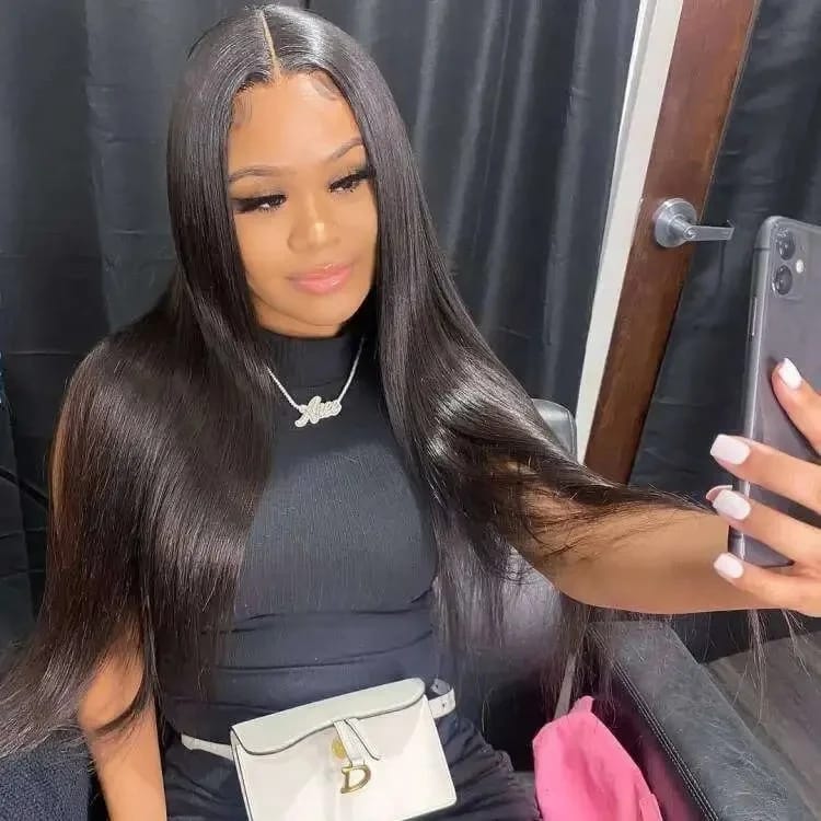Customer photo review of More Face 13x6 HD Straight Lace Frontal Wigs Pre Bleached Knots Human Hair Wigs With Elastic Drawstring