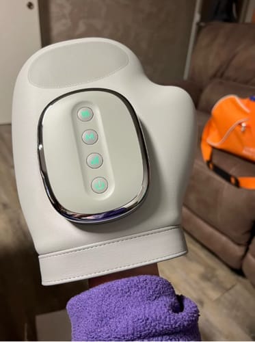 Customer photo review of Guante Masajeador Terapéutico
