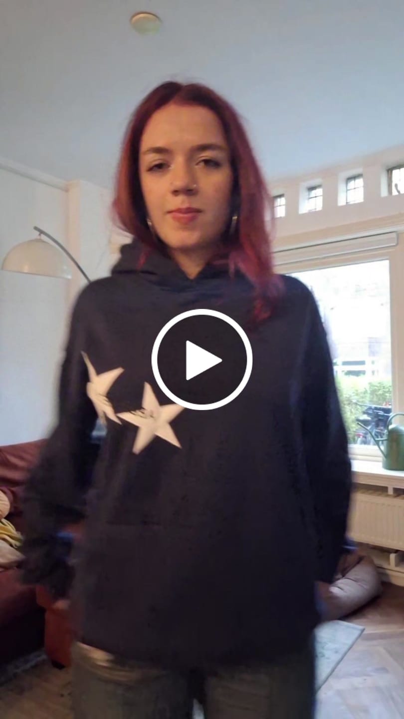 Customer video review of Aelfric Eden Star Color Contrast Hoodie