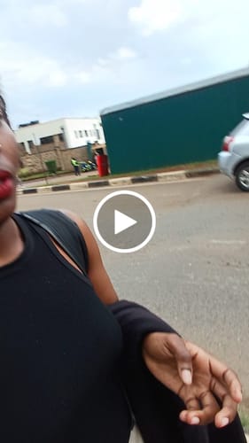 Customer video review of Merlot