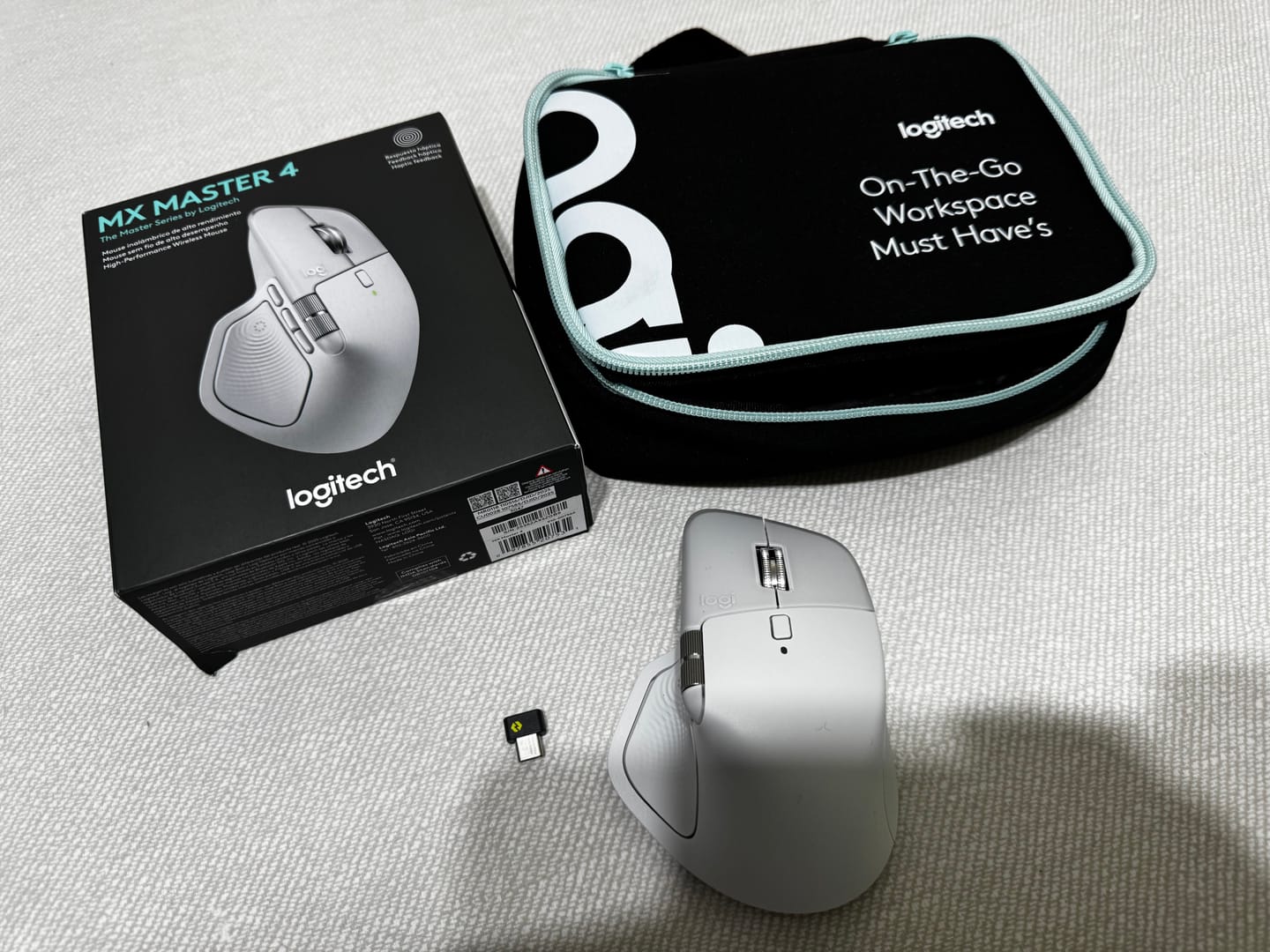 Customer photo review of Mouse Logitech MX Master 4 Pale grey