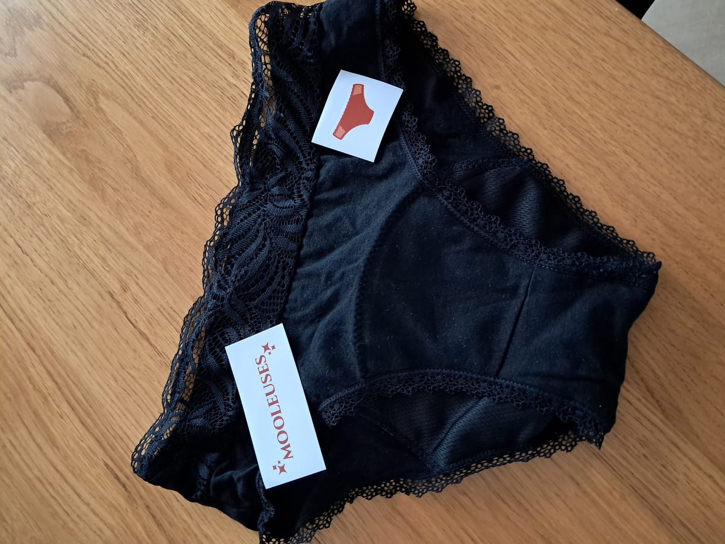 Customer photo review of Naya - Culotte Taille Unique pour Flux Moyen - Du S au 4XL