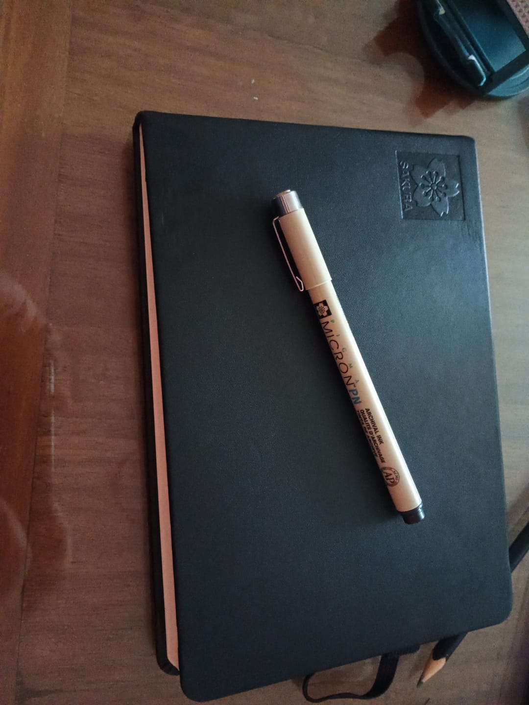 Customer photo review of Sakura Sketch Note Book - Sketchbook Papel Blanco/Crema 80 Hojas, 140 g/m2