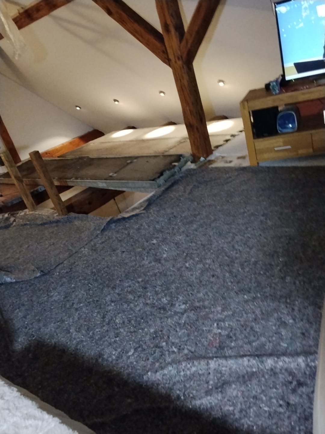Customer photo review of Abdeckvlies ca. 220 g Plus - Perfekter Oberflächenschutz für professionelle Maler und Handwerker