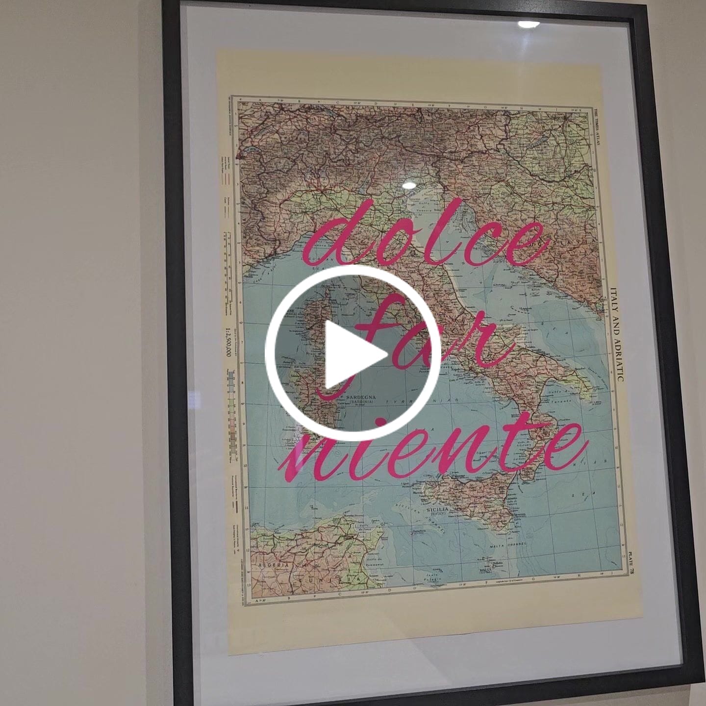 Customer video review of Italy Retro Pop Art Map Print