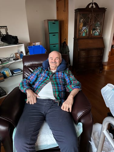 Customer photo of an Irene House 9188T lift recliner at home