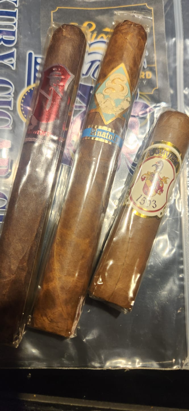Customer photo review of Core Subscription Luxury Cigars Monthly