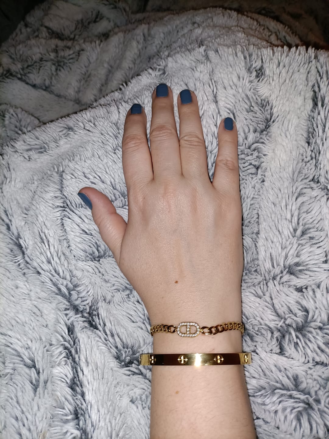 Customer photo review of Crossed Arianna Armreif | 18K vergoldet
