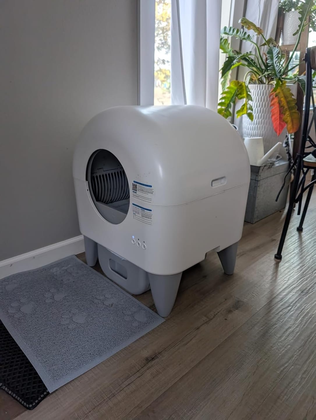 Customer photo review of Cumrige M4 Self-Cleaning Litter Box | Smart Odor-Control Automatic Cat Litter Box