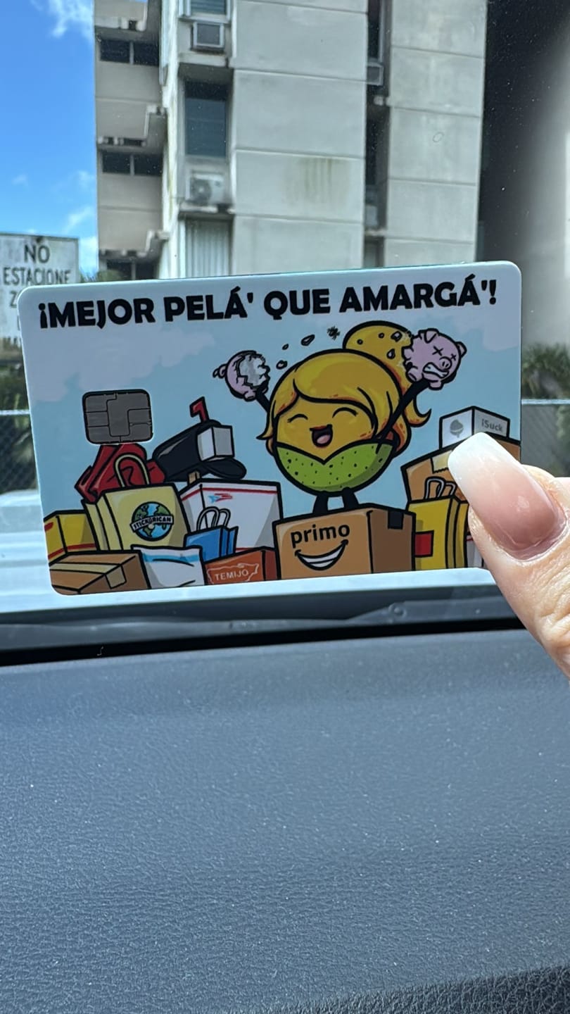 Customer photo review of No es un Gasto, es Terapia - Sticker para Tarjeta de Crédito