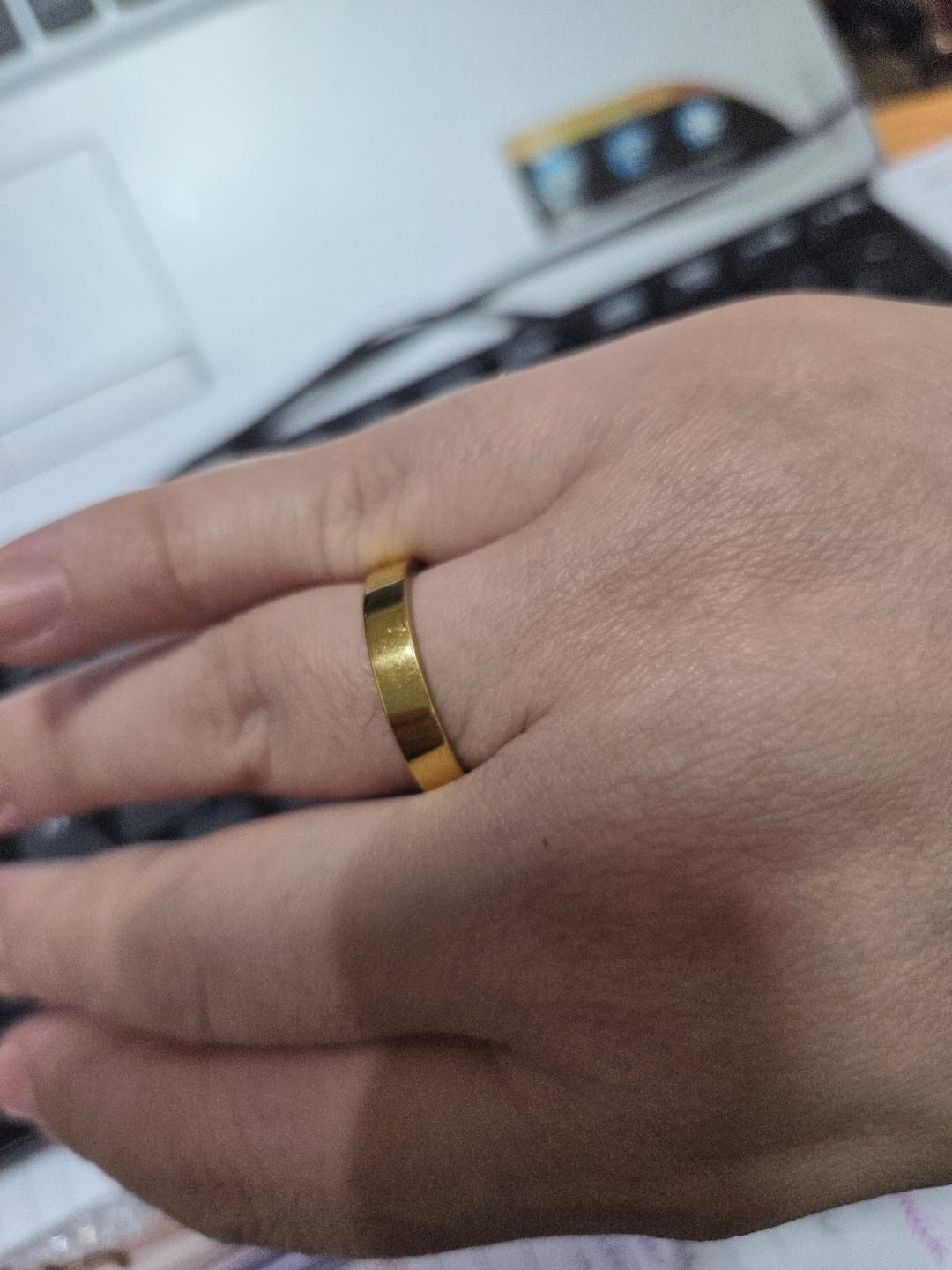 Customer photo review of Aliança Quadrada Anatômica Banhado em Ouro 18K