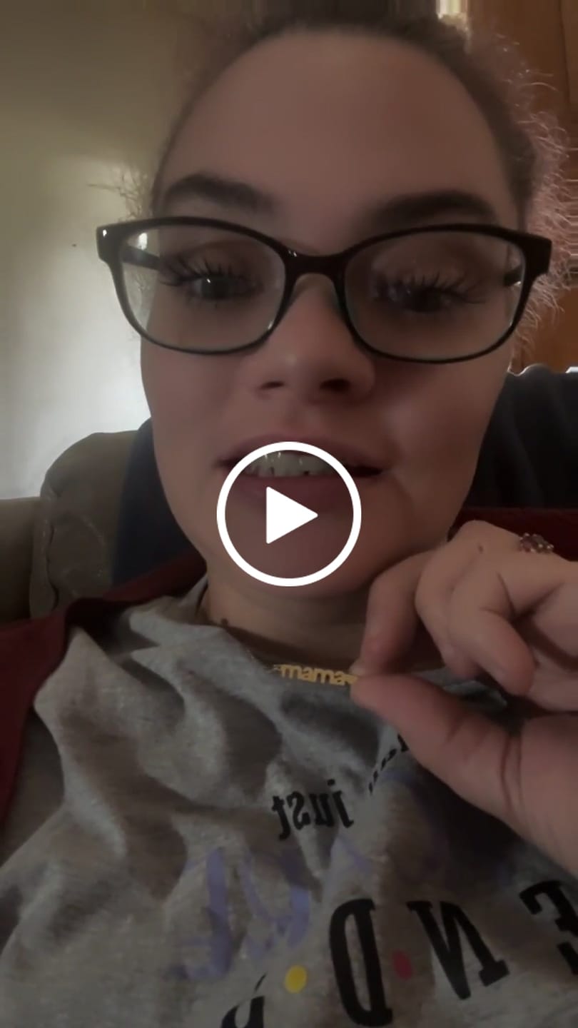 Customer video review of “Mama” Necklace – 18k Gold Plated Stainless Steel