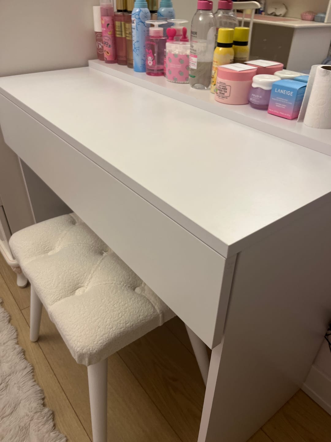 Customer photo review of Rani BJ161 Hollywood Işıklı Aynalı Kulis Makyaj Masası Takı Düzenleyici Puf Takım Beyaz
