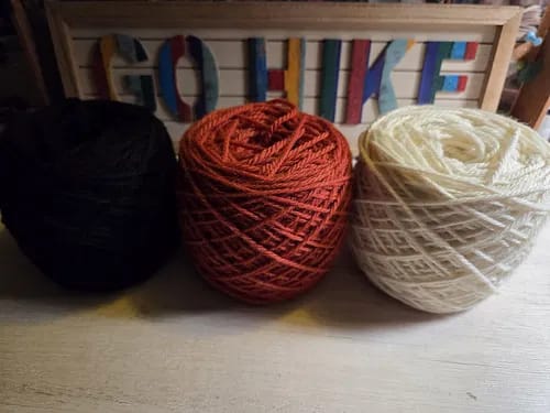 Customer photo review of Estambre Lana Dolly, marca Tamm, MADEJA de 100g con 148m  ⭐