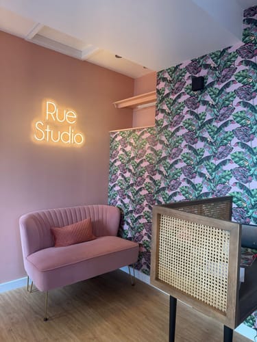 Customer photo review of Custom Neon: Rue
Studio