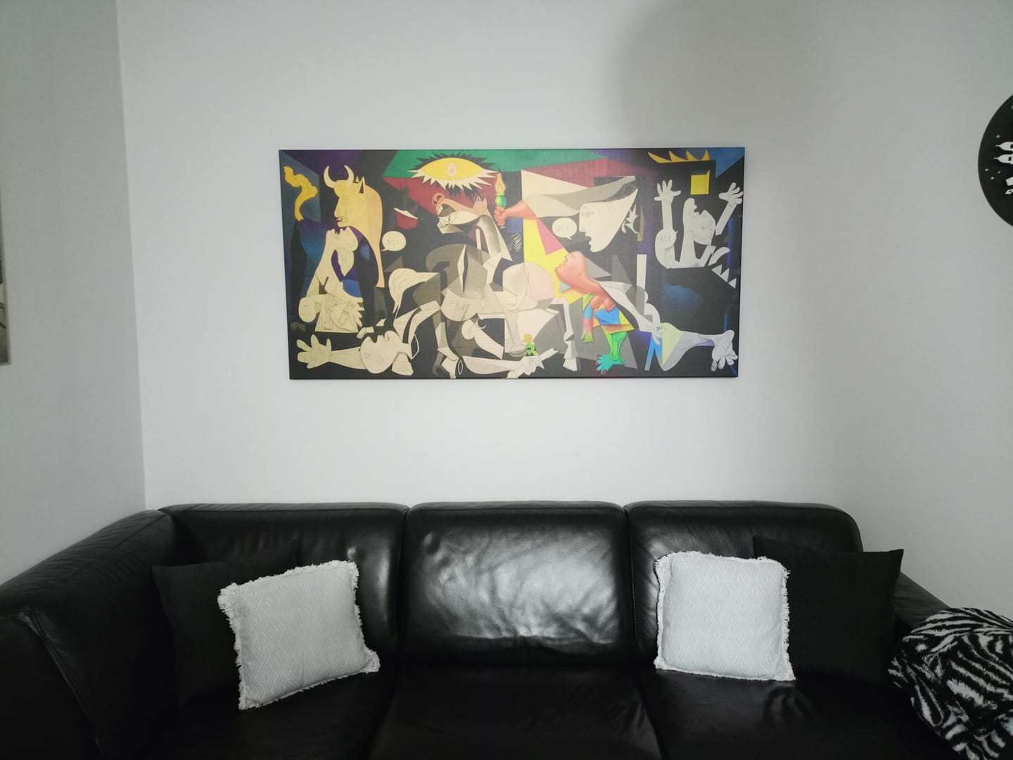 Customer photo review of Guernica di Picasso a colori – Stampa su tela - Arte moderna per arredamento