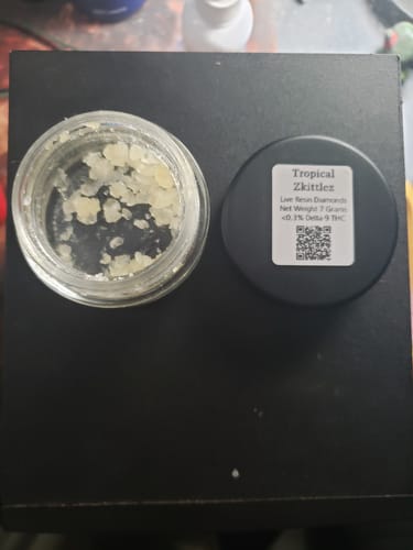 Customer photo review of Tropical Zkittlez | Live Resin Diamonds