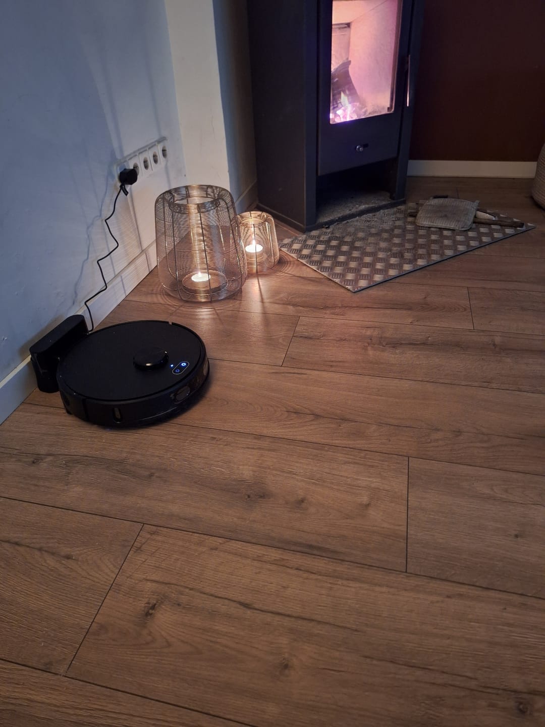 Customer photo review of Robotstofzuiger V8 Pro – Volautomatische reiniging met dweilfunctie, slimme navigatie en app-bediening voor moeiteloze schoonmaak