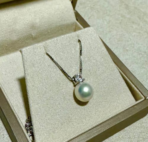 Customer photo review of Elegant Freshwater Round Pearl Necklace WN00268