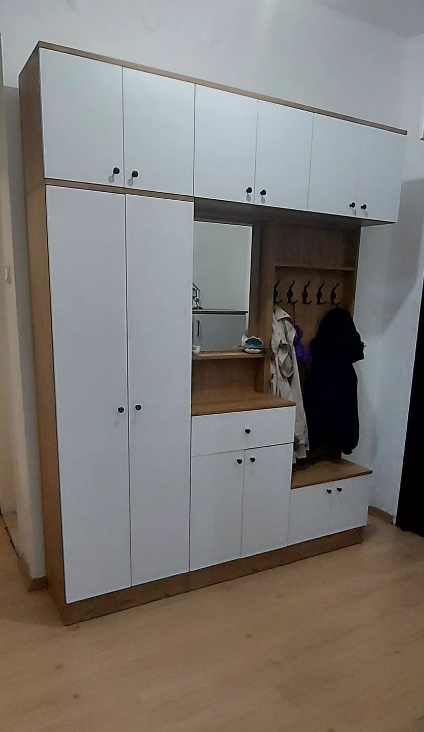 Customer photo review of Rani EA108 Portmanto Çekmeceli Aynalı Askılı Vestiyer Sepet Ceviz - Beyaz